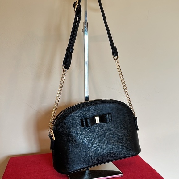 NEW Black faux leather bow crossbody shoulder bag gold hardware Adjustable strap - Picture 7 of 12